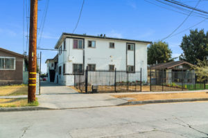 driveway of 811 W. 97th St, Los Angeles, CA