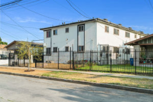 side of 811 W. 97th St, Los Angeles, CA