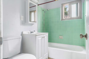 bathroom of 811 W. 97th St, Los Angeles, CA