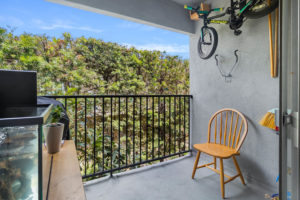 balcony of 3926 Inglewood Blvd. Los Angeles, CA