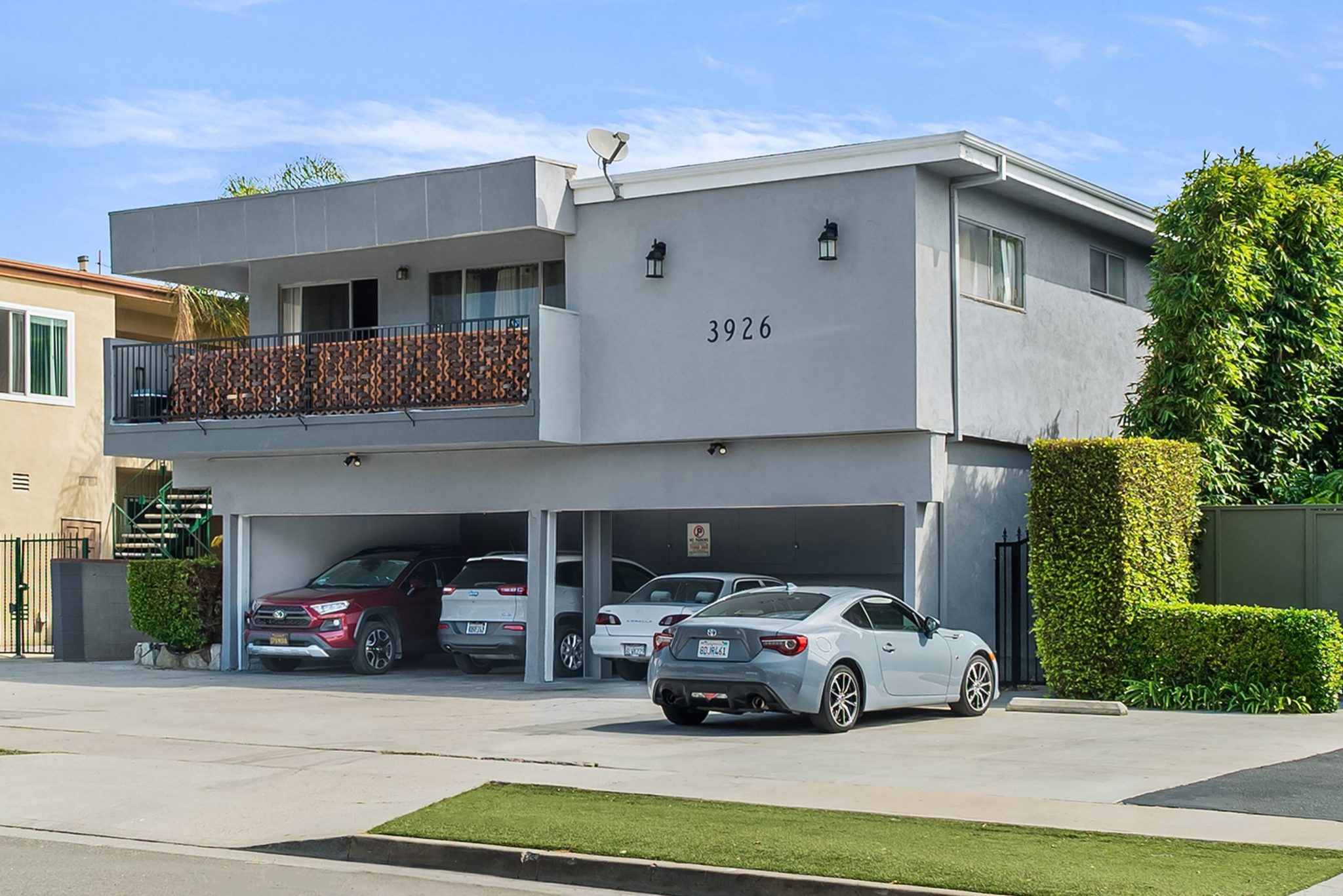 3926 Inglewood Blvd. Los Angeles, CA Garage from street