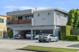 3926 Inglewood Blvd. Los Angeles, CA Garage from street